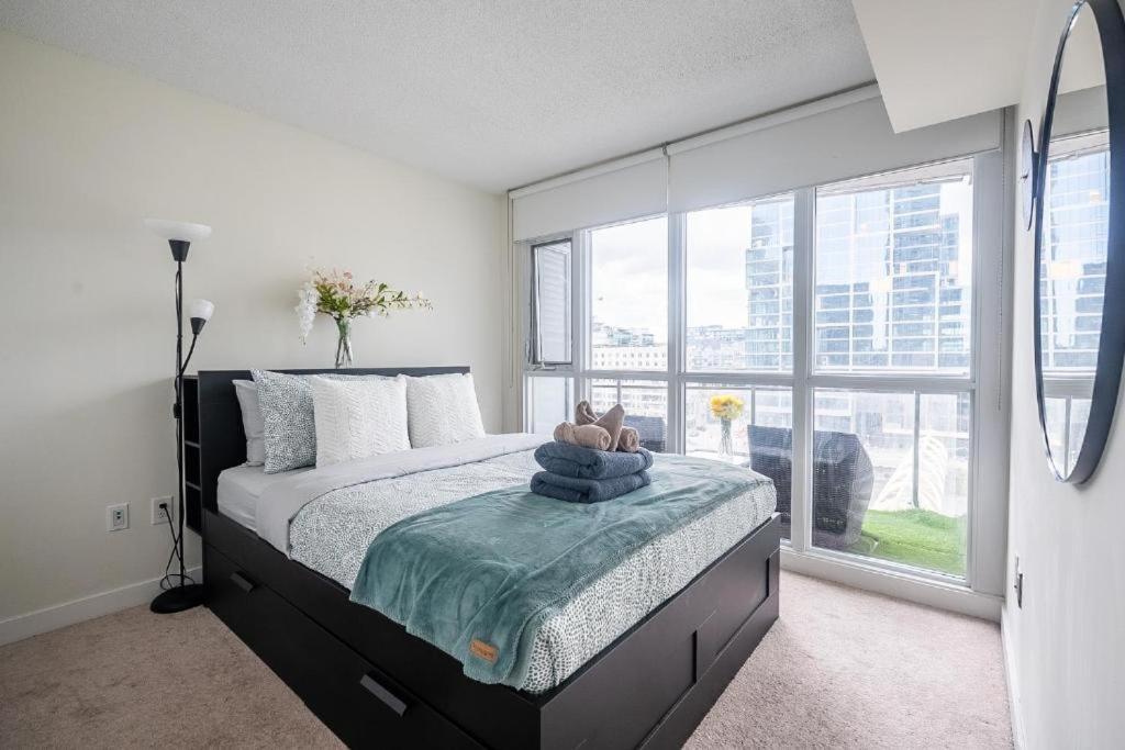 Cozy Condo In Downtown Toronto + Free Parking Ngoại thất bức ảnh