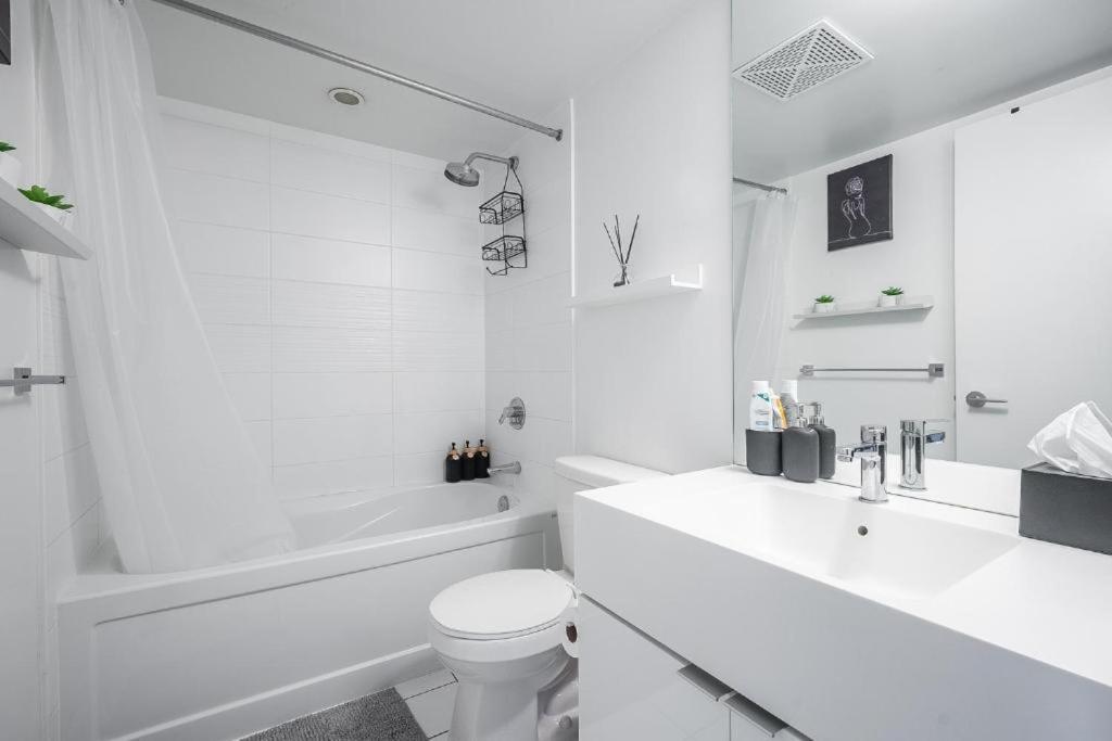 Cozy Condo In Downtown Toronto + Free Parking Ngoại thất bức ảnh