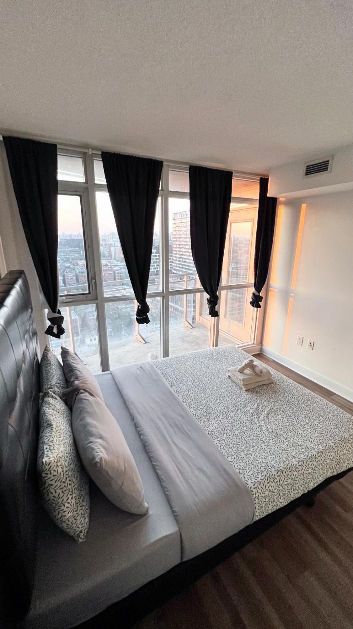 Cozy Condo In Downtown Toronto + Free Parking Ngoại thất bức ảnh