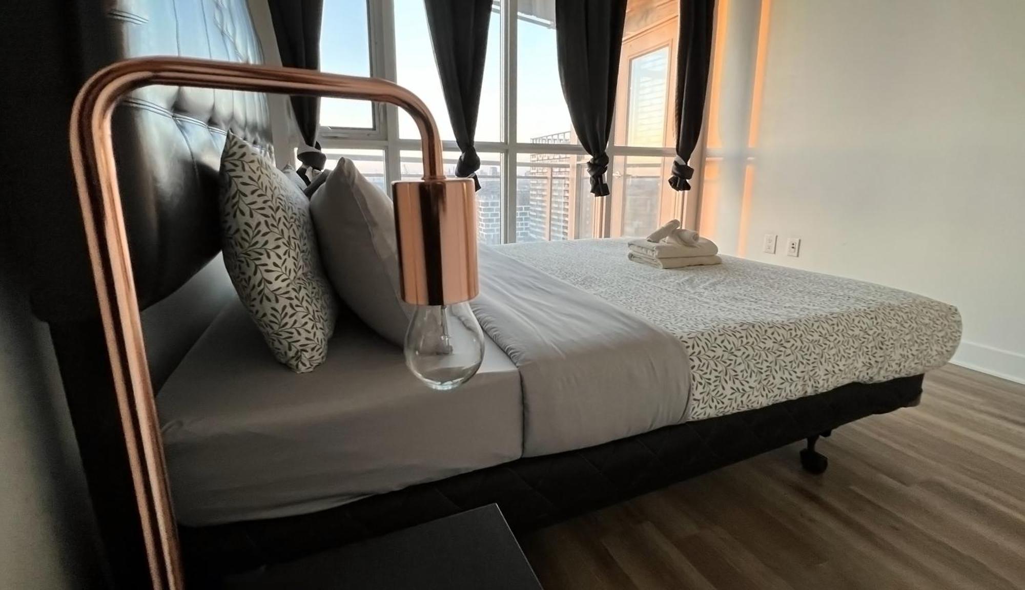 Cozy Condo In Downtown Toronto + Free Parking Ngoại thất bức ảnh